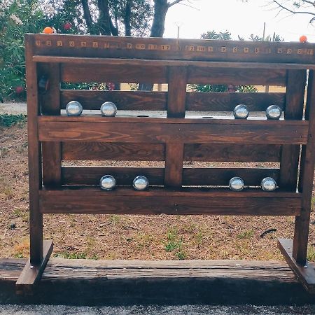 Offrez-Vous Un Sejour Dans Notre Studio T1 Bis A Entressen Une Grande Piscine Pour Se Rafraichir ,Un Espace De Jeux Pour Enfants Pour Des Heures De Divertissement Un Terrain De Petanque Pour Des Parties Endiablees Kültér fotó