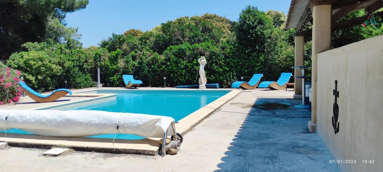 Offrez-Vous Un Sejour Dans Notre Studio T1 Bis A Entressen Une Grande Piscine Pour Se Rafraichir ,Un Espace De Jeux Pour Enfants Pour Des Heures De Divertissement Un Terrain De Petanque Pour Des Parties Endiablees Kültér fotó